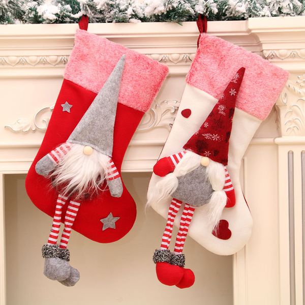 Árvore de Natal pendurado meias sem rosto profundo floresta velho homem pelúcia boneca xmas meias festa lareira decoração
