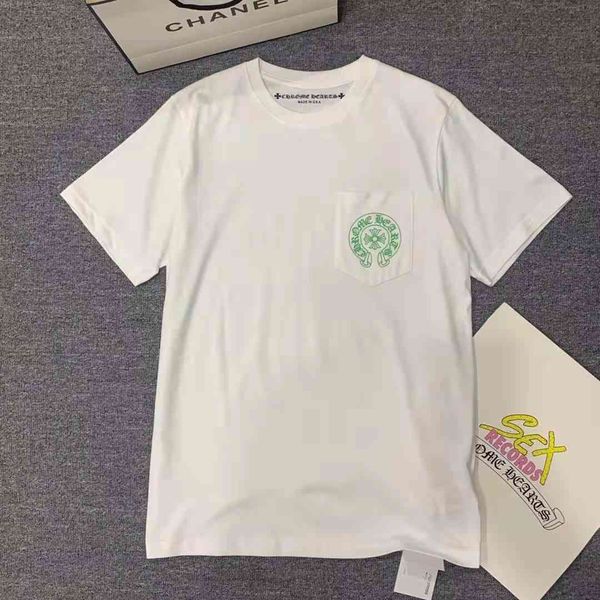 

t-shirt green s 21 chomheart trendy horseshoe sanskrit print 54ng, White;black