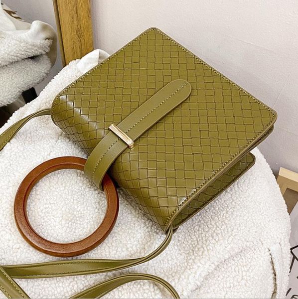 

shoulder bags woven bag casual simple wooden handle handbag messenger