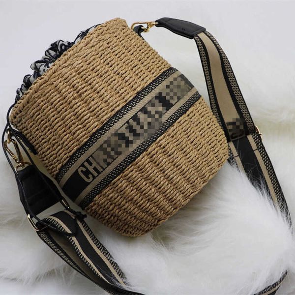

handbag d europe 2021 new women's bucket hand woven straw bag messenger handbag zly