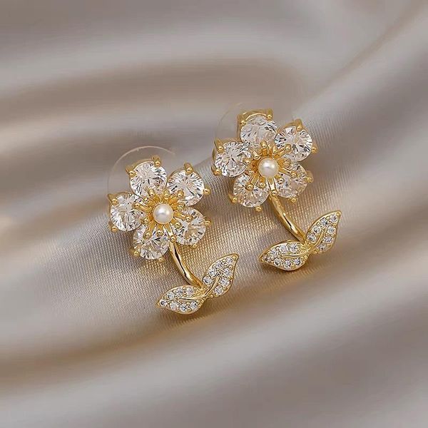 

stud korea flower design trendy rings for women delicate gold colors inlaid cubic zircon women's earrings wedding party jewelry, Golden;silver
