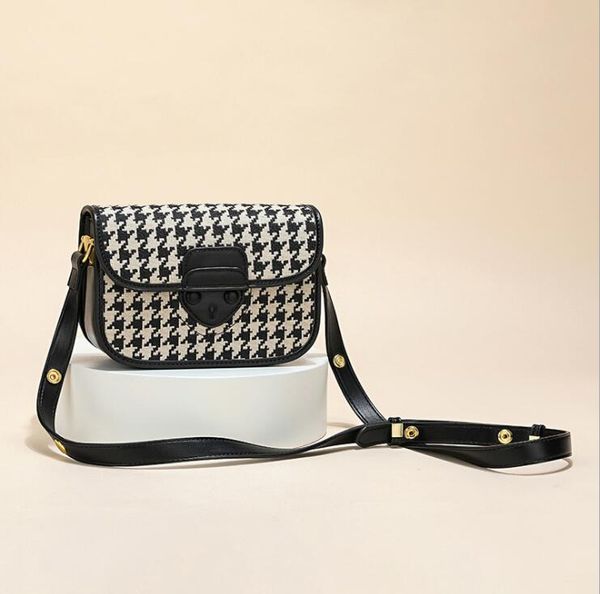 

2021 new women fashion luxury houndstooth bags saddle pack shoulder package underarm packet retro crossbody portable small square bag, Black;red