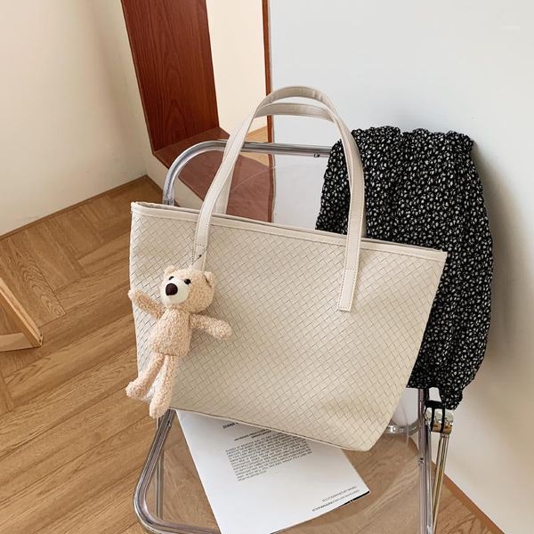 

evening bags white woven female bag soft large-capacity shoulder leather beach simple handbag 2021 summer tote1