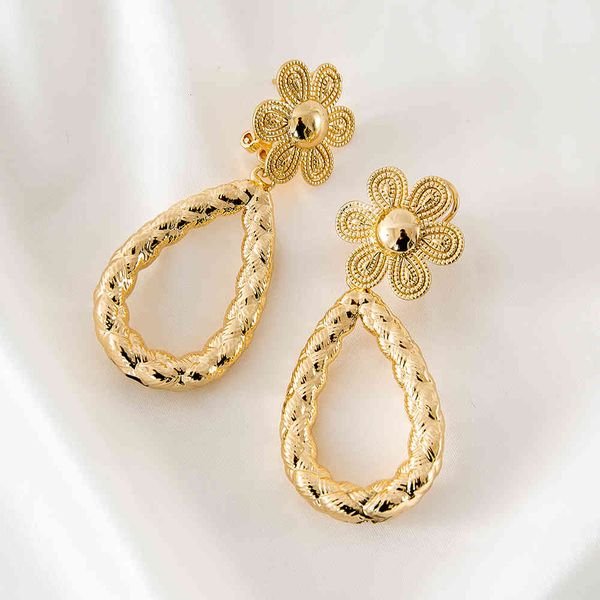 

hollow out water drop shaped golden color exquisite style women earrings 2021 spring arrival wedding party gift