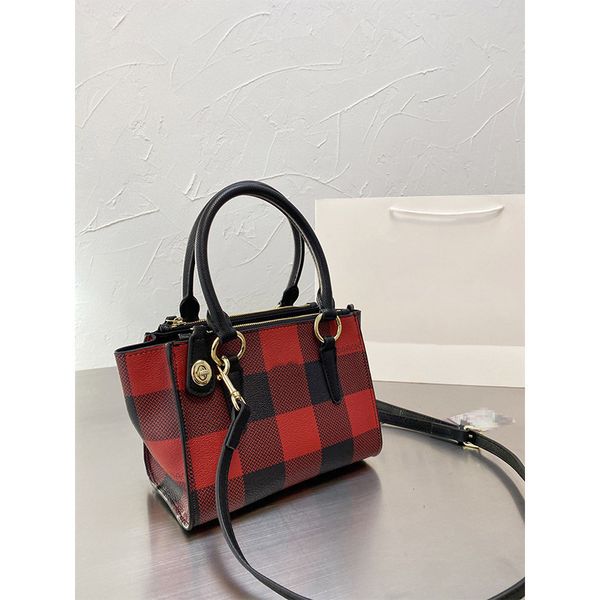 

outlet 2021 year's red plaid luxuryss designerss bag yw