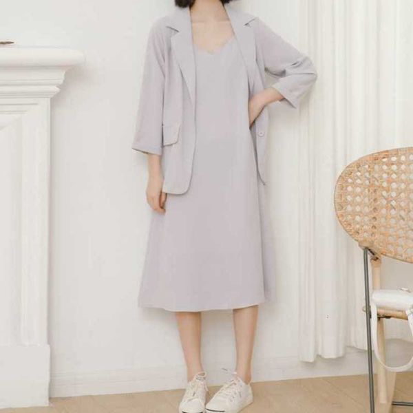 

2021 japane and korean temperament solid color leisure suspender skirt two piece et cardigan suit, Black;gray