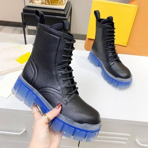 Autumn Winter Martin Boots Woman Woman espessa Soled Travel Lace Up High Top Women Designer Shoes 100% Leather Lady Lady Plataforma Mole Crystal Size 35-41 com caixa