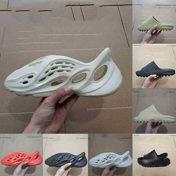 

2021 women fashion designers flat slides flip flops foam runner slippers men sandal black resin kids children beach slipper loafers zlh