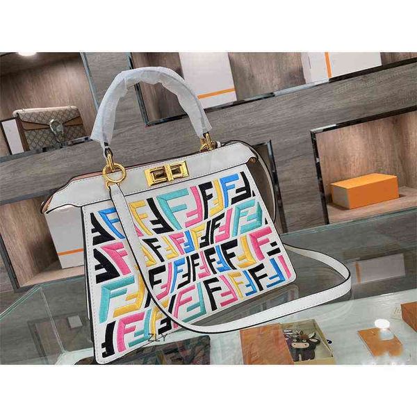 

2021 new baguette embroidered bags ff color red canvas tote one shoulder straddle tote women'szlyzly