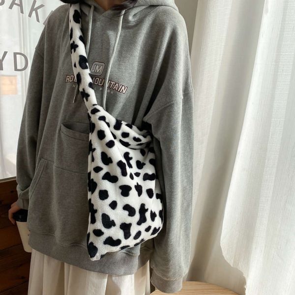 

winter furry ladi large tote handbags elegant cow pattern female shoulder msenger bag simple soft plush girls underarm bags