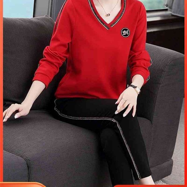 

2021 young mother's autumn sweater two-piece set 40-year-old 50 foreign style sports suit age reducing leisure fashion women's wea, Gray
