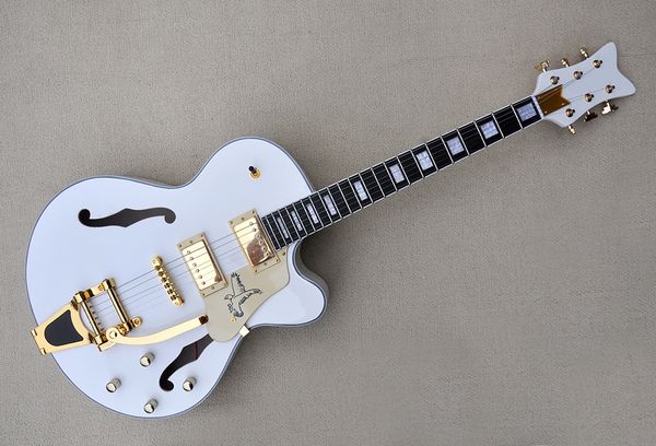 

white body electric guitar with white pickguard,rosewood fingerboard,tremolo system,gold hardware, provide customized services