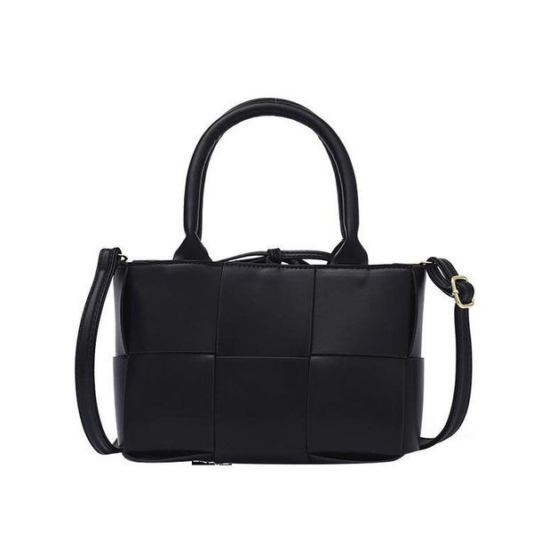 

daily bag special-interest design bag summer 2023 new fashion portable bucket bag woven ins shoulder messenger for women