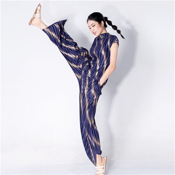 

dresses miyake fashion fold bright silk bronzing stripesd short sleevet-shirt + wide leg pants striped set, White