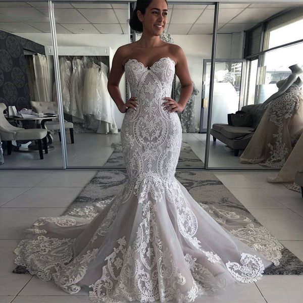 

gorgeous mermaid wedding dress sweetheart neck dubai design lace appliques backless formal party gowns vestidos de novia, White