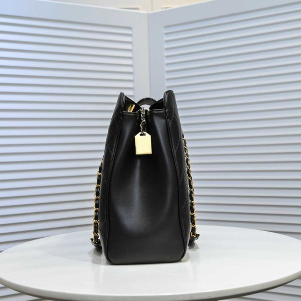 

2021 new bag classic lady handbag diagonal bag leather 42-31-15