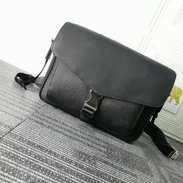 

designer shoulder crossbody bag man's capacity handbags large fashion men handbag leather men's postman packet