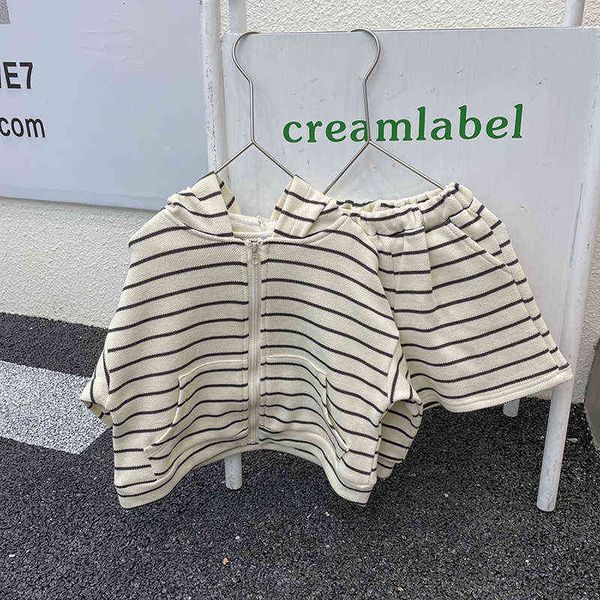 

2022 spring new korean kids suits two-piece suit boutique kids clothing girls striped suits boys shorts simple style all-match g220217, White