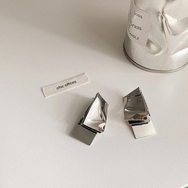 

stud design silver color twisted metal piece earrings for women simple personality fashion pendientes mujer party jewelry, Golden;silver