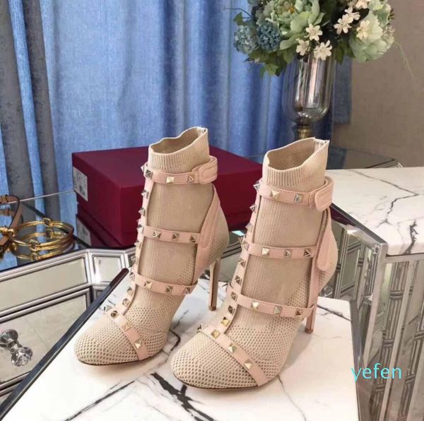 

2021 fashion super style sells socks and bootss, temperament women's winter boots, and stitching women's boots,size:34-41, Black