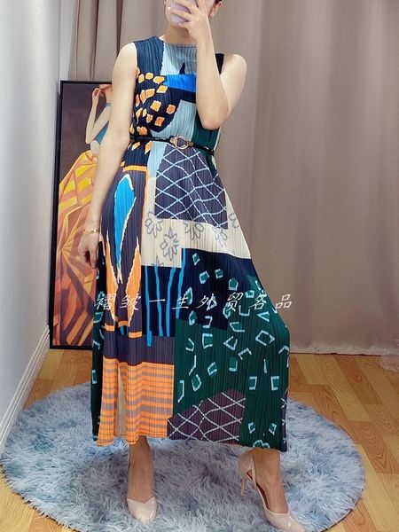 

miyake printing dress neck line dressed stock piece, Black;gray