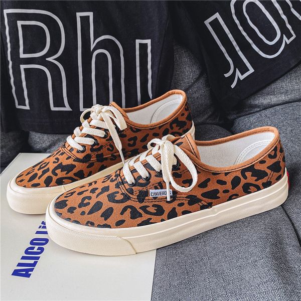 

new men skateboard shoes animal print canvas shoes men casual plimsolls superstar streetwear leopard sneakers men espadrilles, Red;white