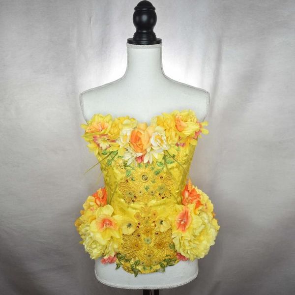 Camiseta feminina de verão Corsário de girassol Lace amarela Lace Floral Top Cristais de luxo Sweetheart 3D Flowers Plus Size