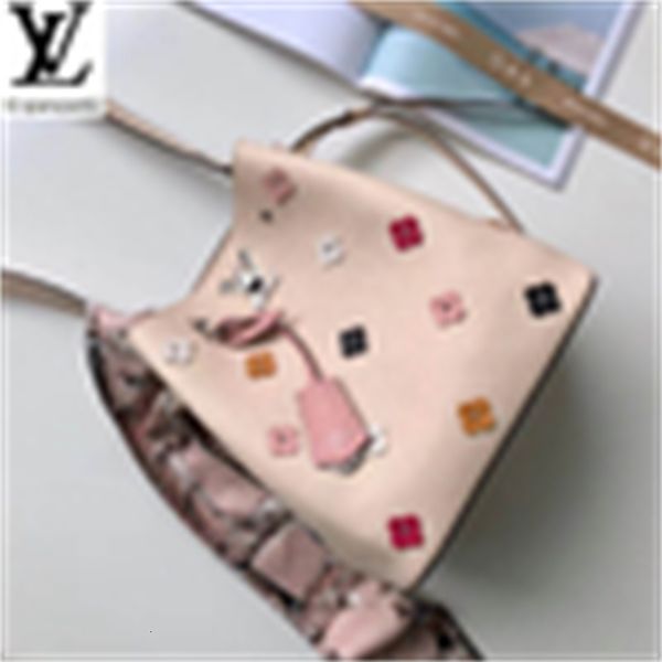 

leather bag handles summer brand applique lockme bucket bucket designer m53081 handbags bags luxury shoulder bags totes evening 1rt2 cro