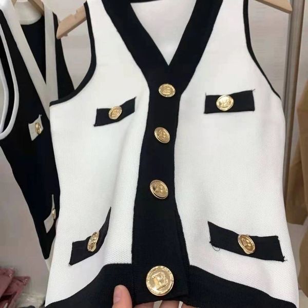 

[original p] european and american fashion joker women's sweaters black or white contrast color knit slim waistcoat single breasted sle, White;black