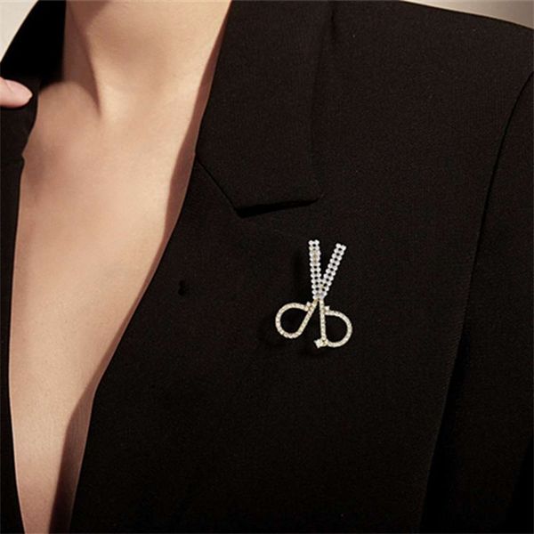 

fashion fashion niche design light luxury inlaid diamond pearl scissors modeling brooch suit sweater accessories, Gray