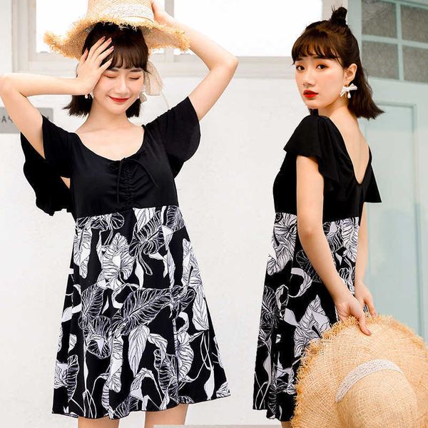 

swimsuit female conservative 's skirt with short sleeve and fat size, White;black