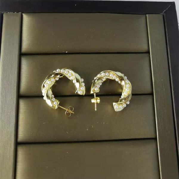 

70% off new pearl c-shaped earrings for women's temperament, Golden;silver