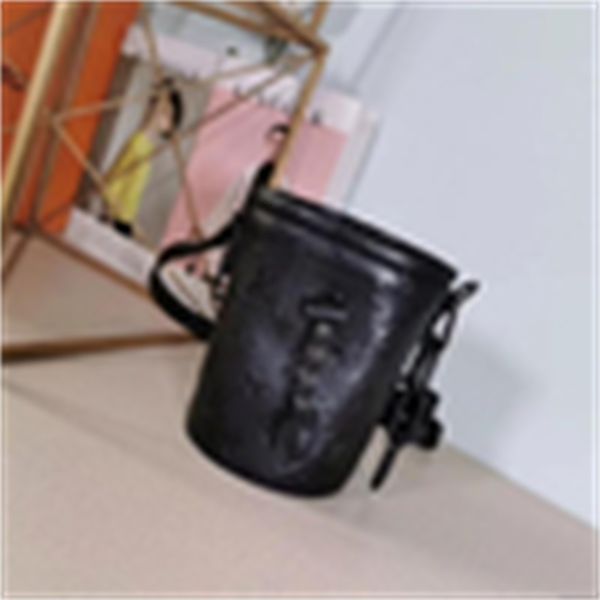 

handles black embossed duffel bag handbags iconic r shoulder bags totes cross body bag clutches evening luxury m44631