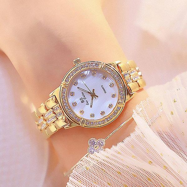 Нарученные часы женщины из нержавеющей стали часы Gold Bracelet Top Big Diamond Ladies Quartz Watches для женских часов