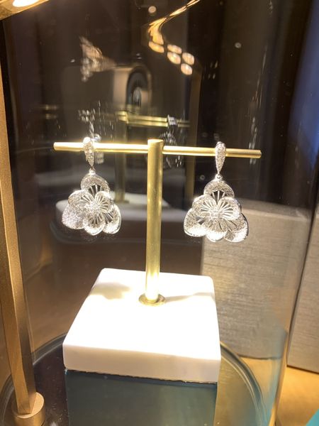 

family b stud earrings caibao with s925 silver 76, Golden;silver