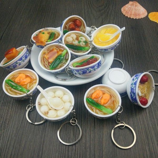 1 stück neue simulation food schlüsselketten nudel kreative schüssel keychain chinesisch blau und weiß porzellan food bood mini tasche anhänger