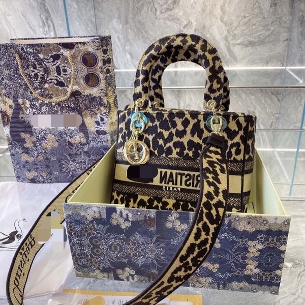 

jacquard hand christian 2021 new diana leopard canvas portable messenger embroidered letter fashionable women's bagp4k7