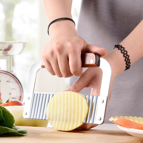 Fatias onduladas de batata frágil cortadores de encouraçar ferramentas de corte francês fritar fritadela alça de madeira lâmina de aço inoxidável serrator faca de desbastamento jy0331