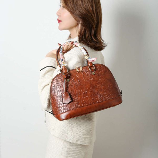 

2021 large bag fashion embossed shell portable single shoulder messenger women's