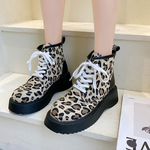 

boots women's thick-soled autumn and winter 2021 all-match fashion casual short cow color british style, Black