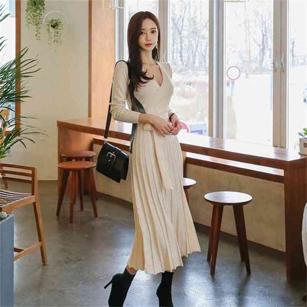 

women elegant knitted dress autumn winter v-neck long sleeve lace up slim midi solid female sweater pleated 210603, Black;gray