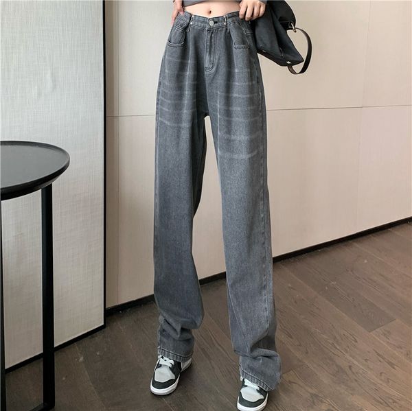 

of the women in wide brim loose leg retro-high-waist jeans rubbing old women's straight pants, Blue
