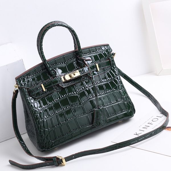 

70% off design new lacquered crocodile chain leather women's fashion versatile one shoulder handbag a14o, Red;black