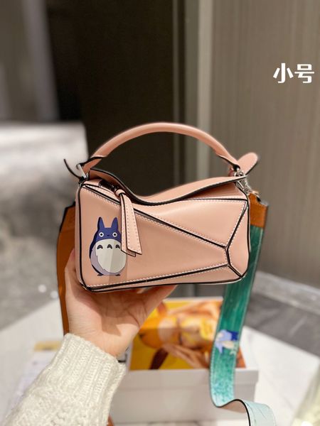 

2022 new geometric bag soft leather cute graffiti portable shoulder bag 20cm