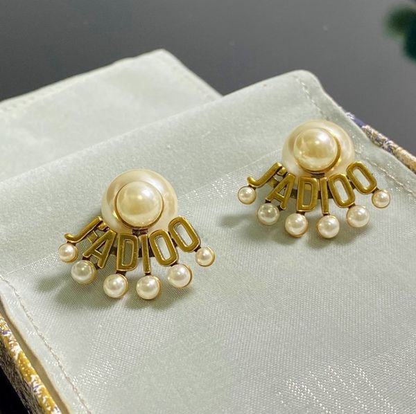 

70% off dijia / 2021 temperament fan pearl earrings female 925 silver needle anti allergy high version, Golden;silver