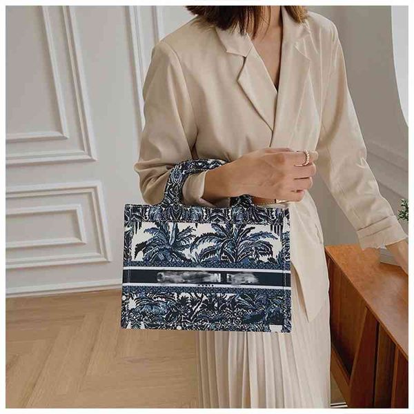 

large capacity canvas bag women's new fashion portable shoulder national style printed tote bag purses