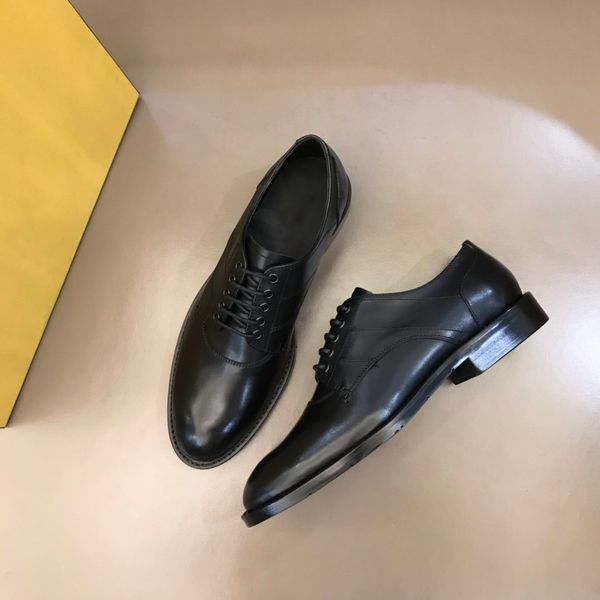 

2021 new arrival fashion shoes men luxury designer women casual sneakers genuine leather bee embroidered mens a62, Black