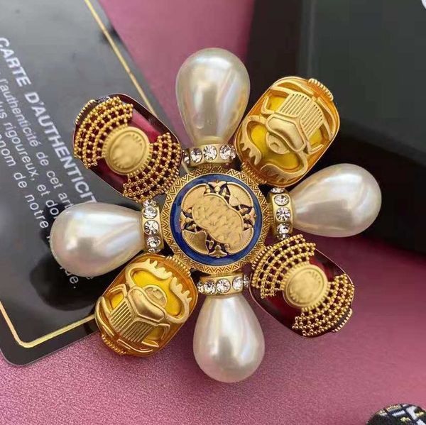 

fashion diamond designer brooch famous letter c brooches pin tassel women luxury pins jewelry with box, Gray