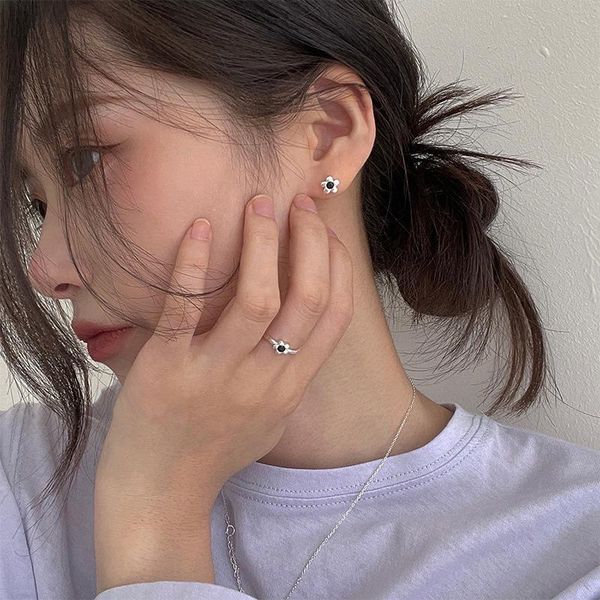 

stud 925 sterling silver small flower earrings simple ins cold female korea exquisite design sense fashion temperament jewelry, Golden;silver