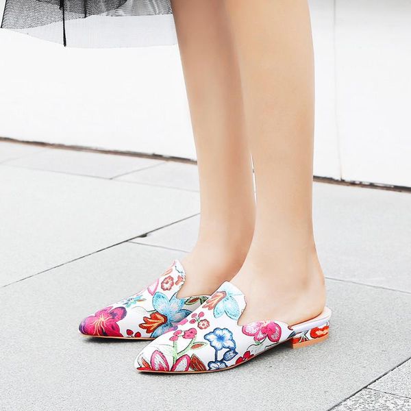 

slippers ymechic 2021 fashion closed toe embroider floral low heel ladies shoes mules autumn summer party women slides plus size, Black